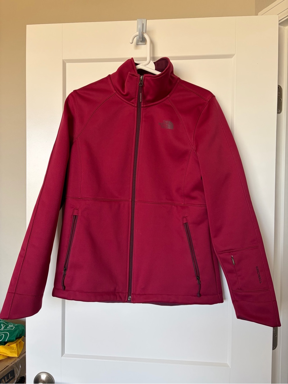 Women’s north face soft shell windjammer jacket